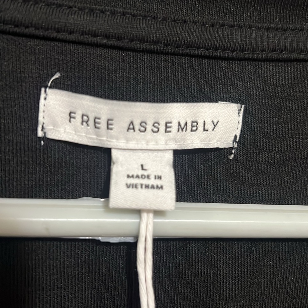 Free Assembly Top /Sweater - Picture 6 of 7